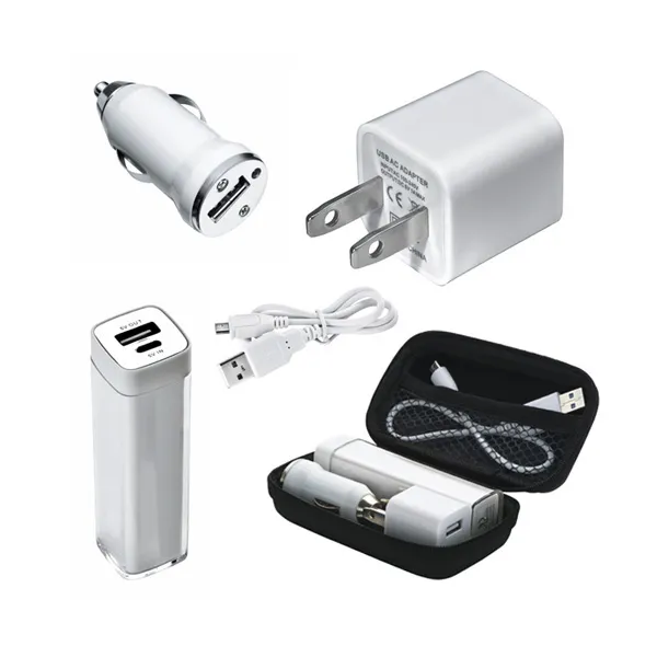 Set de viaje completo con cargador, cables, bocina y linterna portátil funcional y compacto acorde tendencias en artículos 2026.