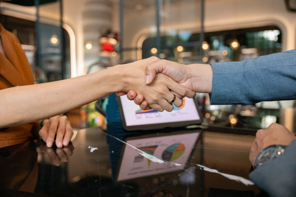 Fidelización de clientes | Qué es, estrategias y cómo los artículos promocionales fortalecen esa relación