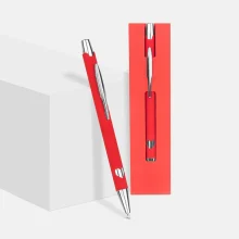 Pluma roja con diseño de corazón ideal como artículos promocionales de San Valentín para empresas y eventos corporativos.